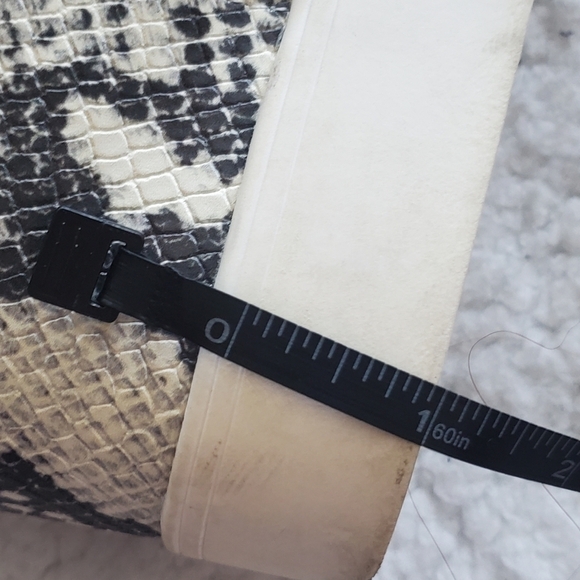 Steve Madden Women’s Wrangle snake print platform high top sneakers US 7 M - Picture 13 of 14